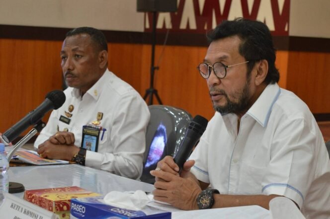 
					Yorrys Raweyai (kanan). (Foto: Istimewa)