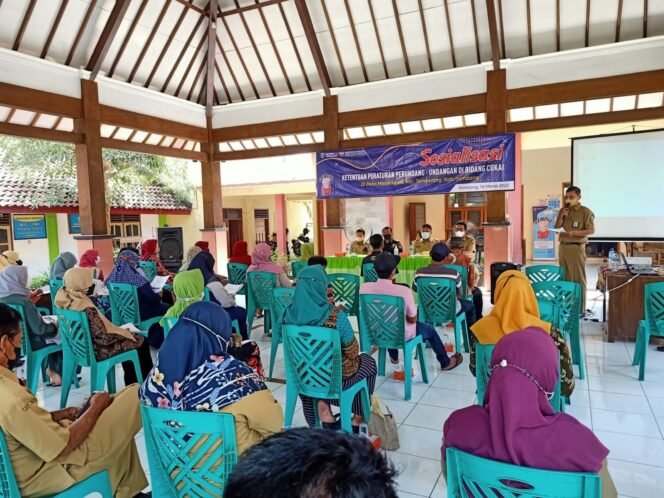 
					Sosialisasi rokok ilegal di Desa Mojokrapak, Kecamatan Tembelang, Kabupaten Jombang, (14/2/2022) (Foto: Diskominfo Jombang)