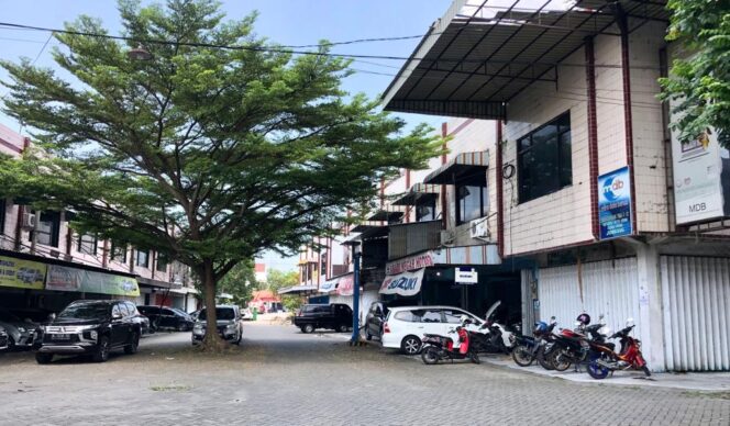 
					KetuaDPRD Jombang, Mas'ud Zuremi jadi tergugat dalam kemelut Ruko Simpang Tiga di Jalan KH Abdurrahman Wahid (Gus Dur) Jombang. (Foto: SWARAJOMBANG.com/ Hadi S Purwanto)