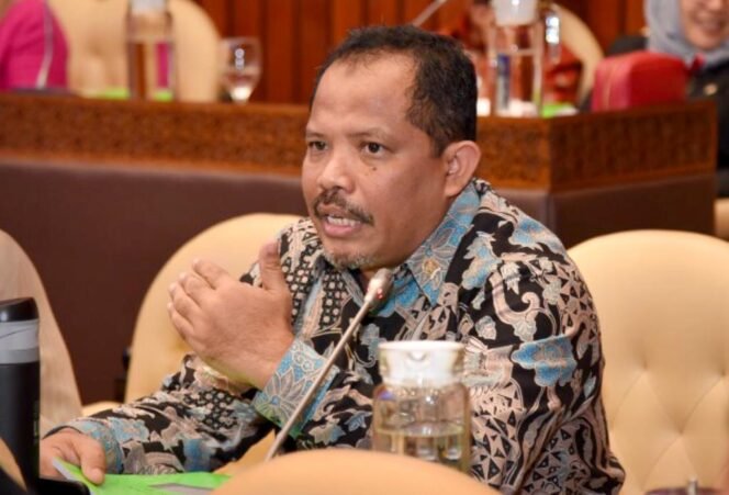 
					Anggota Komisi IV DPR RI, Johan Rosihan. (Foto: Istimewa)