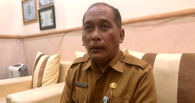 
					Kepala Disdagrin Jombang, Hari Oetomo