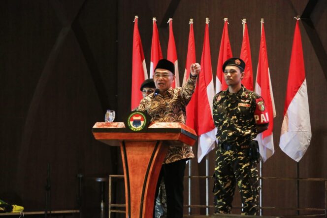 
					Menko PMK Muhadjir Effendy mewakili Presiden Joko Widodo membuka Rakernas II PB IKA - PMII di Pontianak, Jumat (26/5/2023). (Foto: SWARAJOMBANG.com/ Anwar Hudijono)