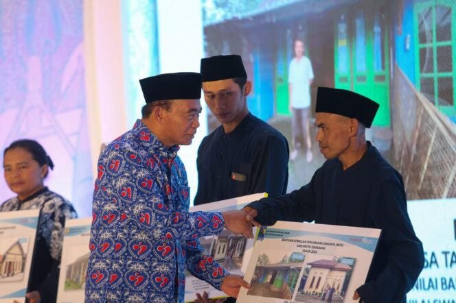 
					Peringatan Harganas ke-31, Menko PMK: Keluarga Penentu dan Kunci Kemajuan Negara