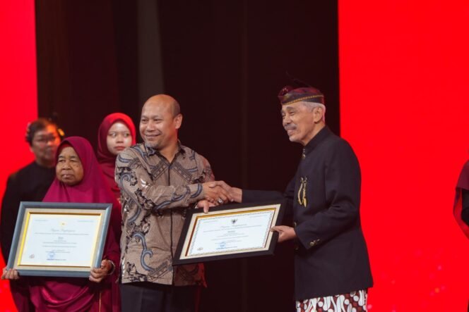 
					Cak Kartolo Dapat Penghargaan Maestro Seni Tradisi