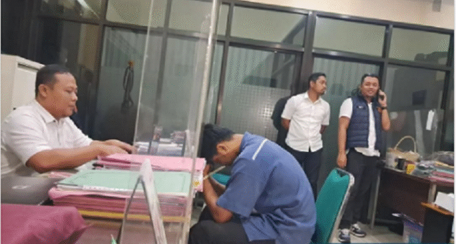 
					Tersangka pelaku pembakar santri di Pondok Pesantern Darusy Syahadah Boyolali adalah Muhammad Galang, 21, seorang guru agama di pondok tersebut. instagram@masukkampus