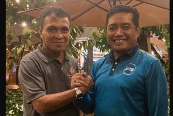 
					President Club Persewangi Handoko menunjuk Alaexander Saununu (Kiti) sebagai pelatih kepala menggantikan mendiang Syamudin Batolla. Foto: milik-rakyat.com