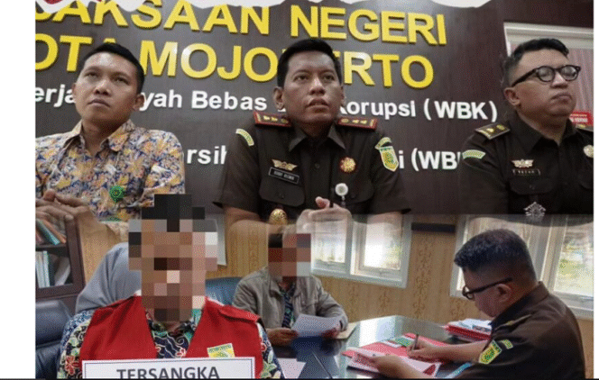 
					Kejari Kota Mojokerto menangani kasus kroupsi di BPRS Mojokerto sebesar Rp 29 miliar, saat ini sudah pada tahap penuntutan di Pn Tipikor Surabaya, 17 Desember 2024. Foto: kejari-kotamojokerto.kejaksaan.go.id
