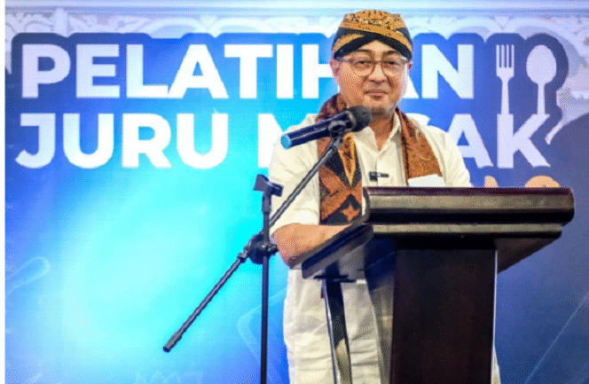 
					Menteri Ekonomi Kreatif/Kepala Badan Ekonomi Kreatif (Menekraf/KaBekraf) Teuku Riefky Harsya membuka acara pelatihan jujru masak bersgizi Rp 10.000. Foto: kemenparekraf.go.id