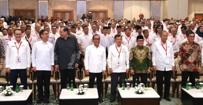 
					Menko PMK Ingatkan Bulan Desember-Februari Sebagai Puncak Bencana Hidrometeorologi