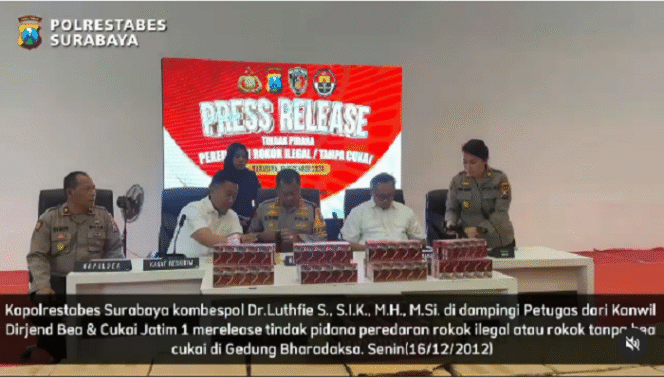
					Poltabes menangkap satu truk rokok ilegal di jembatan Suramadu, yang akan dikirim dari Madura ke Banyuwangi. instagram@surabayapolice1.official
