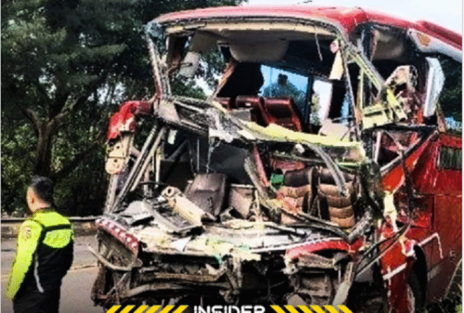 
					Bus yang membawa rombongan peziarah asal Tangerang mengalami kecelakaan di Tol Cipularang km 80 Babakancikao, Purwakarta, Jawa Barat. Kecelakaan ini menyebabkan 2 orang tewas.