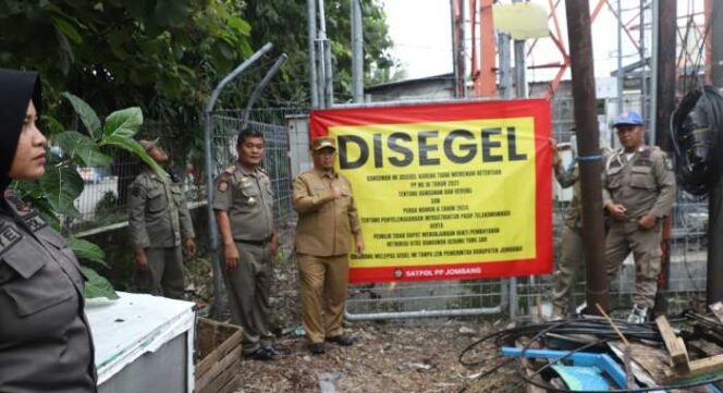 
					Pj Bupati Jombang Segel 178 BTS tidak Berizin, Kerugian PAD Rp 2 Miliar Lebih