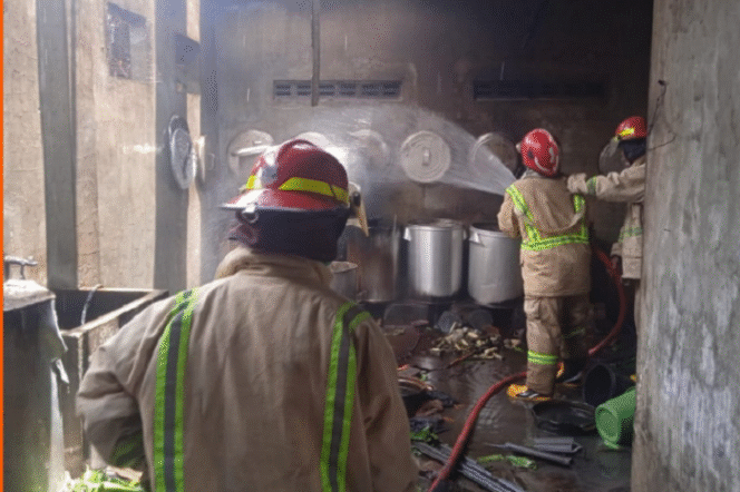 
					Terjadi kebakaran sebuah  warga  dusun, Ngembe RT.004 RW.007, desa  Ngumpul, kecamatan Jogoroto, kabupaten  Jombang. Petugas Damkar berhasil memadamkan api, sehingga tidak merembet lebih besar, Sabtu 18 Januari 2025. Foto: jombangkab.go.id