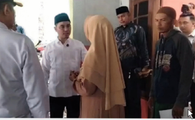 
					Bupati Mojokerto Siap Merenovasi Rumdah Warga yang Terdampak Ledak di Sumolawang