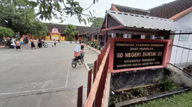 
					Suasana lingkungan SDN Dukuh 3 Sukoharjo, Jawa Tengah. Foto: Dok Sekolah