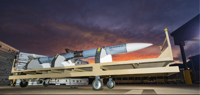 
					Untuk pertahanan, Jepang telah membeli sebanyak 1200 unit rudal jenis AIM-120 senilai Rp 58,2 Triliun ke Amerika Serikat. Foto: prnewswire.com