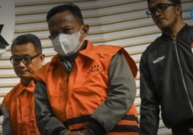 
					KPK melakuikan penahanan bupati Karna Suswandi dan Kadis PUPR Eko Prionggo Jati atas kasus suap untuk menagtur pemenangan pengerjaan proyek 2021-2024. Tangkap layar video youtuber@tribunnews