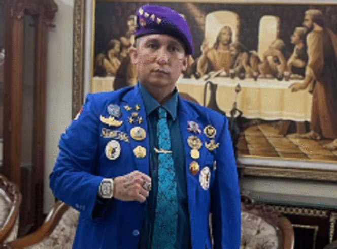 
					Firdaus Oibowo. Instagram@m.firdausoibowo_sh