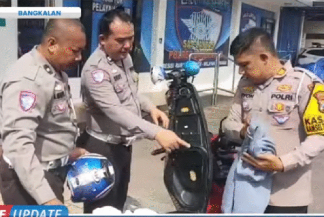 
					Polantas Bangkalan  telah membawa motor Vario L 2113 SU yang digunakan oleh Zahrotus Sadkiyah, 21, warga Sampang. Mahasiswi Universitas Muhammadiyah Malang ini dilaporkan hilang sejak 6 Februari 2025, hingga sekarang belum pulang. Tangkap Layar Video Youtube@tribun jatim official