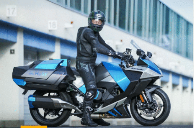 
					Perusahaan otomotif Jepang, Kawasaki telah memproduksi motor masa depan tanpa bahan bakar minyak atau listrik, melainkan menggunakan tenaga hidorgen. Instagram@seaasia.news