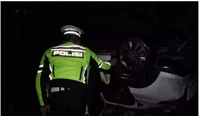 
					Satu tewas dalam kecelakaan sebidang