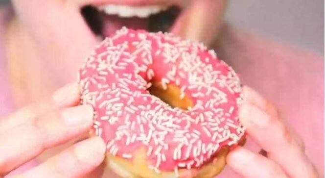 
					Kue donat banyak mengandung gula