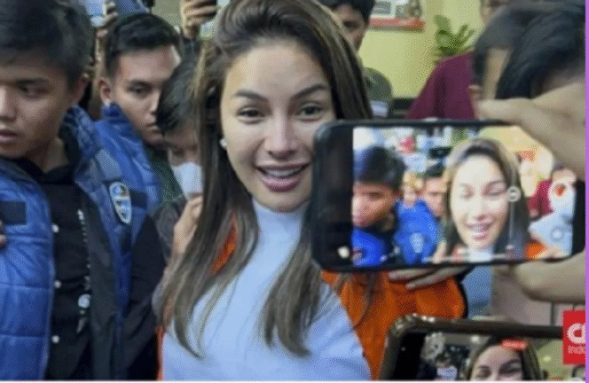 
					Masih ceria saat keluar dari ruang pemeriksaan Polda Metro jaya, Nikita Mirzai mengenakan rompi oranye, Selasa 4 Maret 2025. Ia akan menjalani penahanan selama 20 hari ke depan. Instagram@mygigsmedia