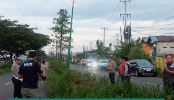 
					Begal beraksi, kali ini korbannya adalah seorang petugas kepolisian Bekasi bernama Briptu AA. Pelaku menggunakan celurit  membacok korbannya, ditangkis lalu jatuh, terjadi di jalan raya inspeksi Kalimalang, Kampung Pasir Limus, Kecamatan Cikarang Utara, Kabupaten Bekasi, pada Rabu dini hari, 2 April 2025.
Instagram@infobekasi