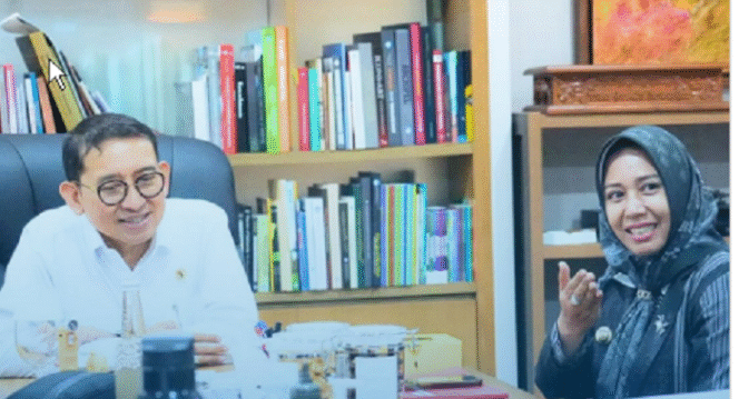 
					Walikota Mojokerto, Ika Puspitasari menemui menteri Kebudayaan RI, Fadli Zon di Jakarta, untuk membicarakan rencana presmian mini gallery Soekarno Kecil yang akan dilaksanakan 1 Juni 2025. Instagram@kabaramojokerto.id