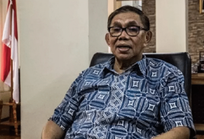 
					Prof. Dr. Sofian Effendi MA, MPIA, Ph.D, mantan Rektor Universitas Gadjah Mada (UGM), mengritik sikap rektorat dan dekanat UGM terkait keberadaan ijazah Joko Widodo alias Jokowi, bahwa tidak ada bukti kuat bahwa ijazah itu pernah ada. Instagram@lhakim682024
