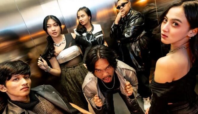 
					Menghadirkan koplo enerjetik dengan lirik jenaka