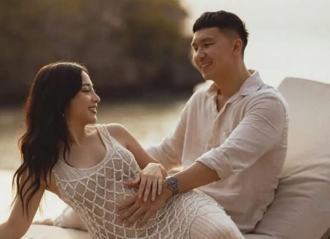 
					Nikita Willy dan suami Indra Priawan