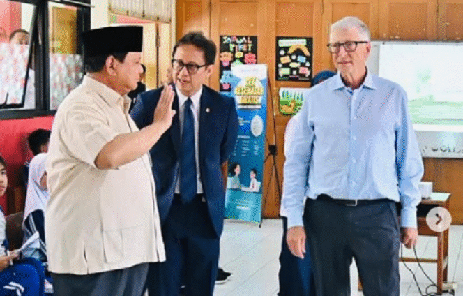 
					Menteri Kesehatan Budi Gunadi Sadikin mendampingi Presiden Prabowo Subianto Bill Gate saat meninjau program Cek Kesehatan Gratis di SDN Jati 3 Pulo Asem, 7 Mei 2025 di Jakarta. Instagram@bgsadikin