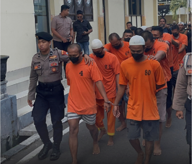 
					Sejak awal Mei 2025, Polresta Mojokerto melakukan operasi pekat Semeri II. Hasilnya meringkus 18 preman yang dianggap mengganggu keamanan masyarakat. Instagram@kabarmojokerto.id