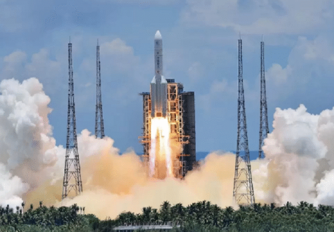 
					Roket China meluncurkan satelit ke ruang angkasa, melengkapai program ambius untuk menyaingi Stalinx Elon Musk. Foto: CMP