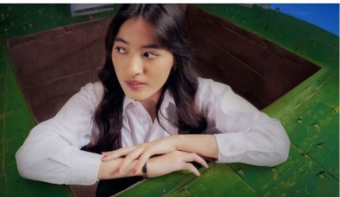 
					Penyanyi Mawar De Jongh