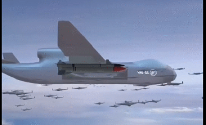 
					Inilah Mother Ship, sebuah piranti udara berupa induk drone yang di dalam perutnya bisa mengangkut ratusan anak drone kecil. Kegunaaan bisa disebar di udara untuk menyerang objek musuh. Instagram@uastin_munday_media