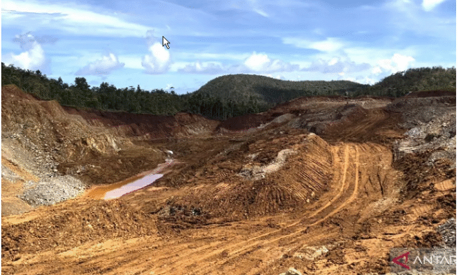 
					Inilah wajah Pulau Gag, di kawasan Raja Aampat, Papua Barat, salah satu pulau yang  menjadi lokasi penambangan nikel yang menjadi isu nasional saat ini. Aktivis lingkungan bekerja keras menolak dan membatalkan tambang tersebut, namun sebagian warga Gag, malah mendukung operasi tambang. Foto: Antaranews.com
