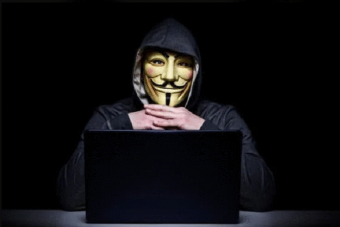 
					Malware RedLine dan Vidal pada tanggal 19-20 Juni berhasil membobol sebanyak 16 miliar akun dari Google, Apple, Facebok dan GitHub. Pembobolan ini tercatat sebagai terbesar dalam sejarah digital. FotoL Istimewa