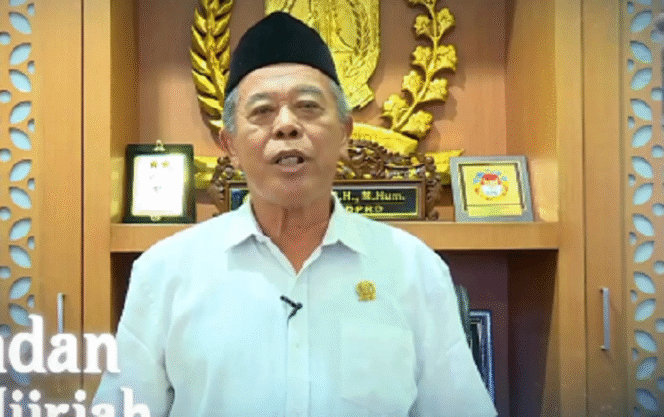 
					Dikabarkan hilang, mantan Ketua DPRD Jatim Kusnadi beri klarifikasi melalui radio Suara Surabaya, Senin sore 9 Juni 2025. Dirinya ikut temannya pulang ke Pamekasan Madura. Instagram@_kusnadi