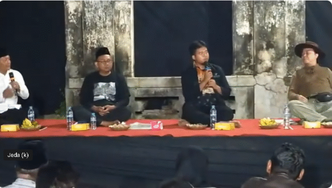 
					(Kanan ke Kiri)): Narasumber sekaliogus inisiator Titik Nol Bung Karno, Binhad Nurrochmat, Abdul Rosyid Al Amin (Penelusur Sejarah Sidoarjo Masa Kuno, M Faisol (Pegiat Kompas Jombang), dengan moderator: RM Kusuma Hartana (Persada Sukarno Kediri). Di area bekas Sekolah Titik Ongko 2 , Losari, Jombang. Foto: tangkap layar video Youtube@udang indonesia