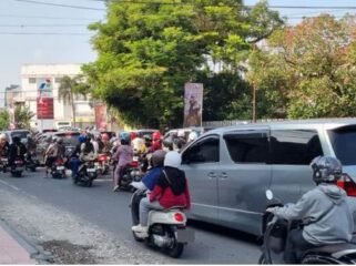BBM langka transportasi lumpuh