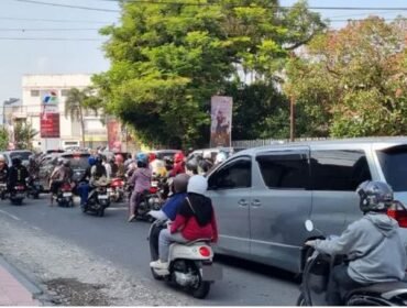 BBM langka transportasi lumpuh