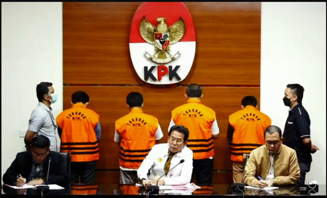 
					KPK dalam keterangan pers, di Gedung Merah Putih, Jakarta Selatan, Kamis 15 Desember 2022, malam mengungkapkan, Sahat Simandjuntak sudah menerima uang suap sekitar Rp5 miliar. Foto: tangkapan layar Youtube