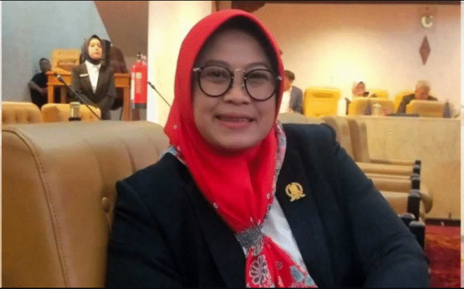 
					Wiwin Isnawati Sumrambah, anggota DPRD Jatim dari Jombang, melakukan reses  28 Juni -m5 Juli 2025, turun ke berbagai desa, termasuk Bareng, menyerap aspirasi masyarakat. Foto:  Foto: pdiperjuangan-jatim.com