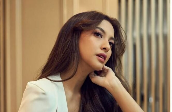 
					Artis berbakat Alisia Rininta