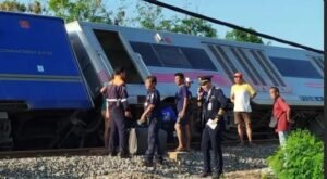 10 Kereta Tujuan Surabaya Terlambat 5 Jam Imbas Argo Bromo Anjlok