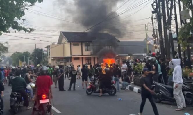 
					Aksi bakar di Polres Kediri