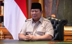 Presiden Prabowo memberikan korekasi matas istilah 'Uang lelah, yang diucapkan oleh Kepala BNPB Letjen Suhariyanto. uang lelah agar diganti dengan 'Uang Semangat, dalam rapat nasional di Aceh, untuk mempercepat rehabilitasi bencana Aceh. Foto: dok/ swarajombang.com