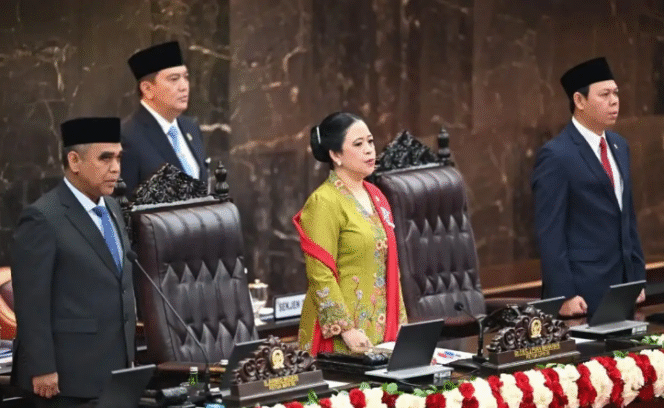 
					Ketua MPR, Puan Maharani membantah kenaikan pendapatan anggota DPR RI, kini mencapai Rp 3 juta/ hari atau sekitar Rp 100 juta/ bulan. Dia menyebut sebagai pengganti uang sewa rumah. Foto: news.espos.id
